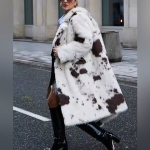 NEW $398 LUXURIOUS Monika Stylish White and Brown Faux Fur Coat